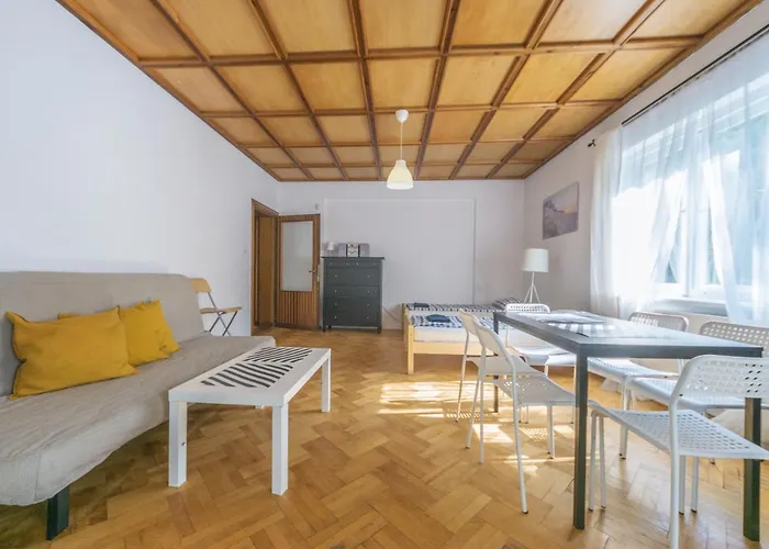 Hostel House Managers - Vintage