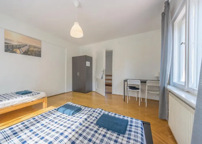 House Managers - Vintage Hostel