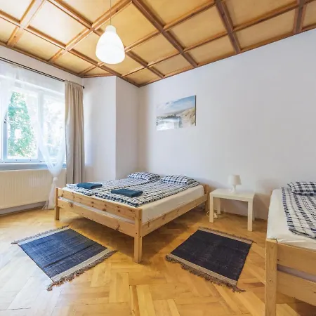 House Managers - Vintage Hostel