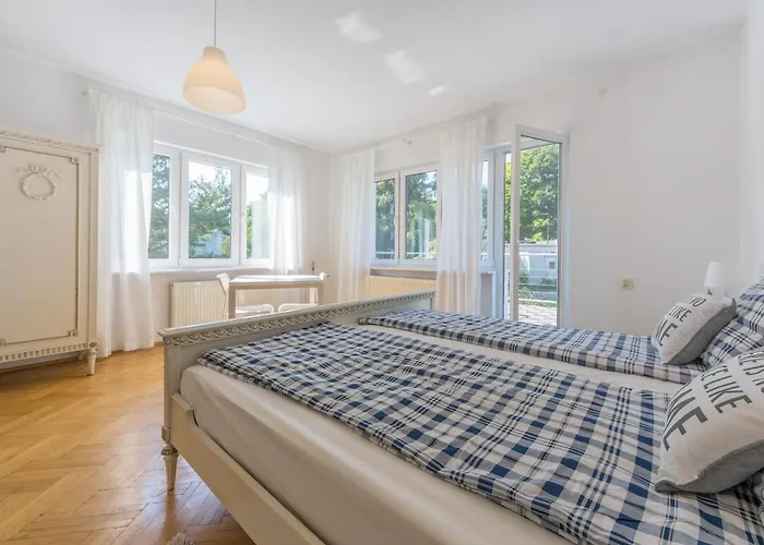 House Managers - Vintage *